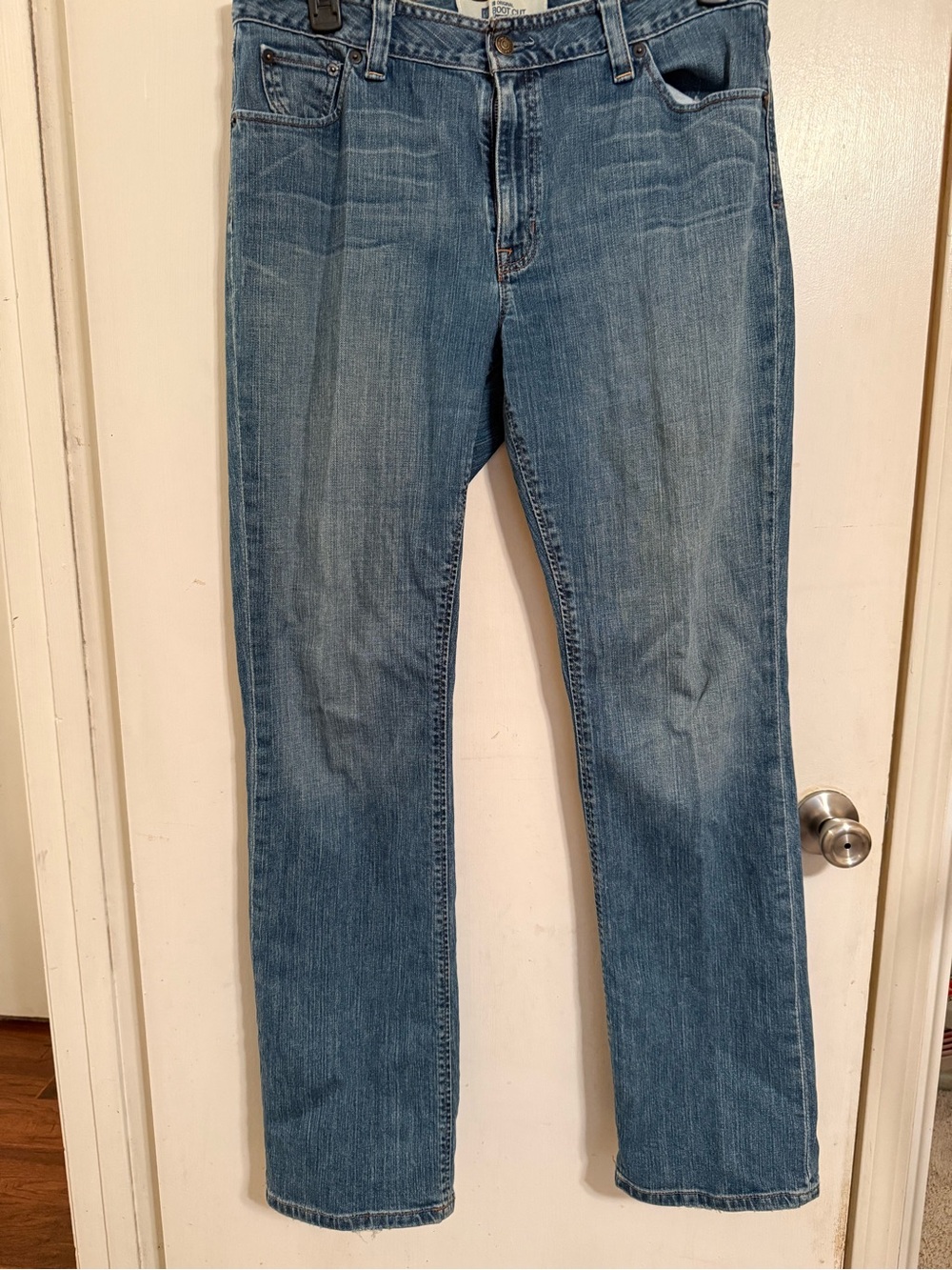 GAP Straight-Leg Women's Jeans in Light Blue Wash 16Long - distressed